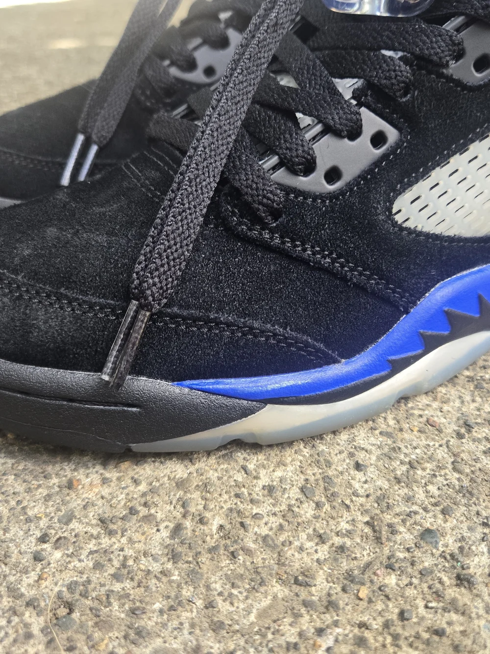 Jordan Air Retro 5 Black and Blue Athletic Shoes - Men's 7.5 / Women's 9